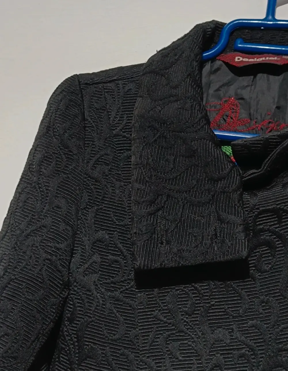 Abrigo Desigual talla 36 equivale a una S ver medidas*, foto 5