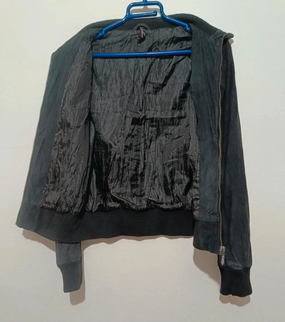 Chaqueta corta negra Excellent talla L pero es una M ver medidas*, foto 3