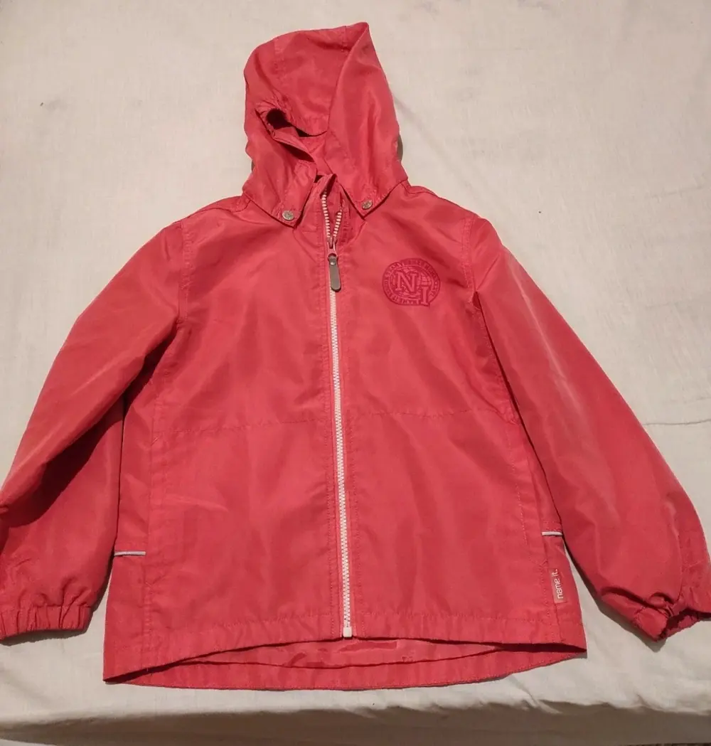 Chaqueta con capucha y cremallera Outerwear*