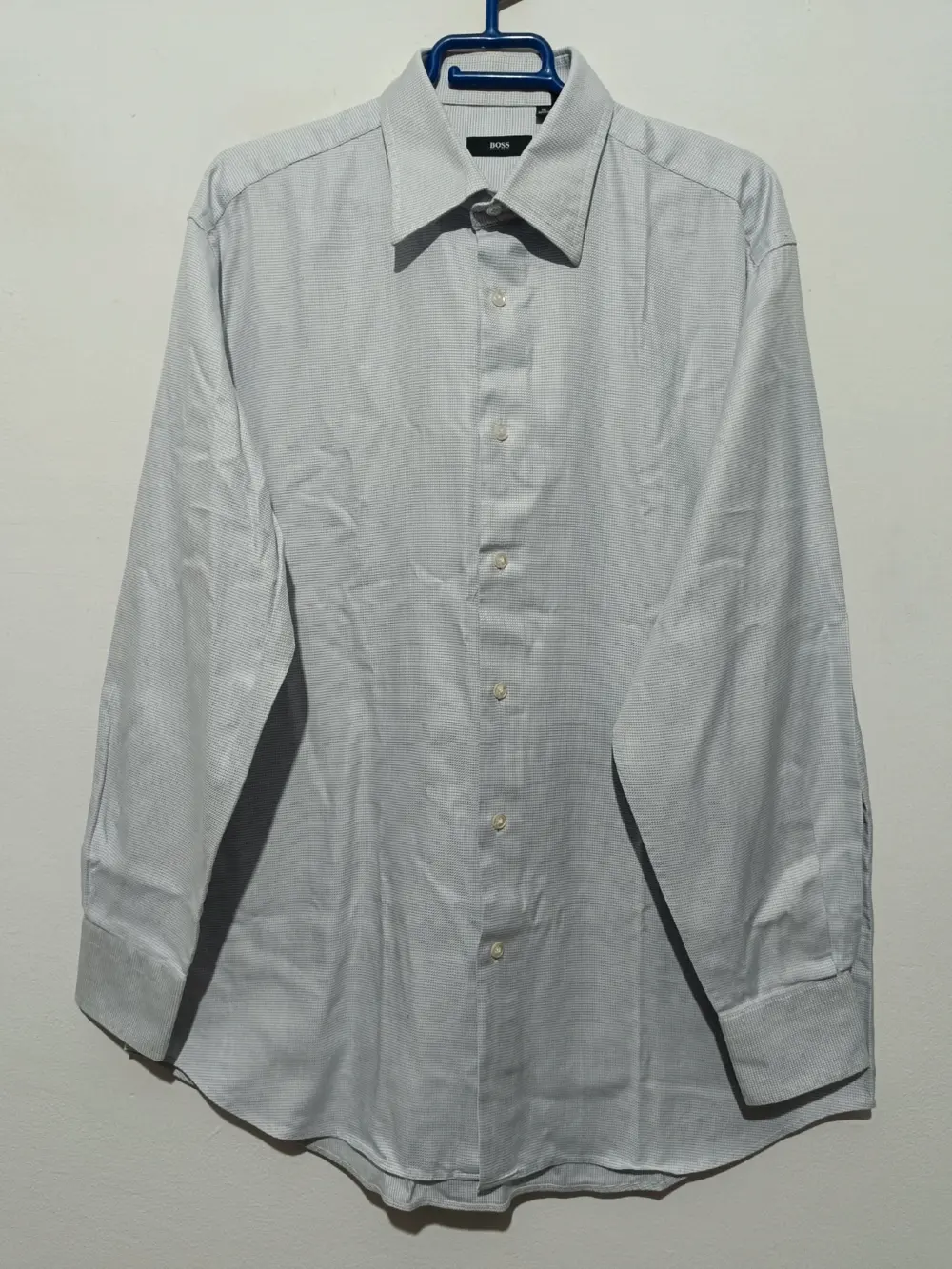 Camisa manga larga Hugo Boss talla 16-32/33 equivale a una XL/XXL ver medidas