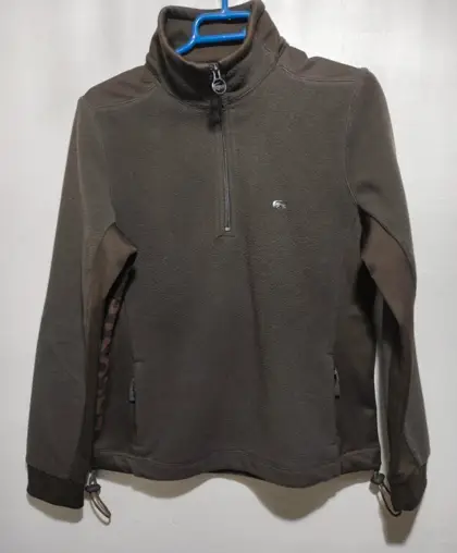 Sudadera forro polar Lacoste talla 40 equivale a una L pero sirve para M ver medidas*