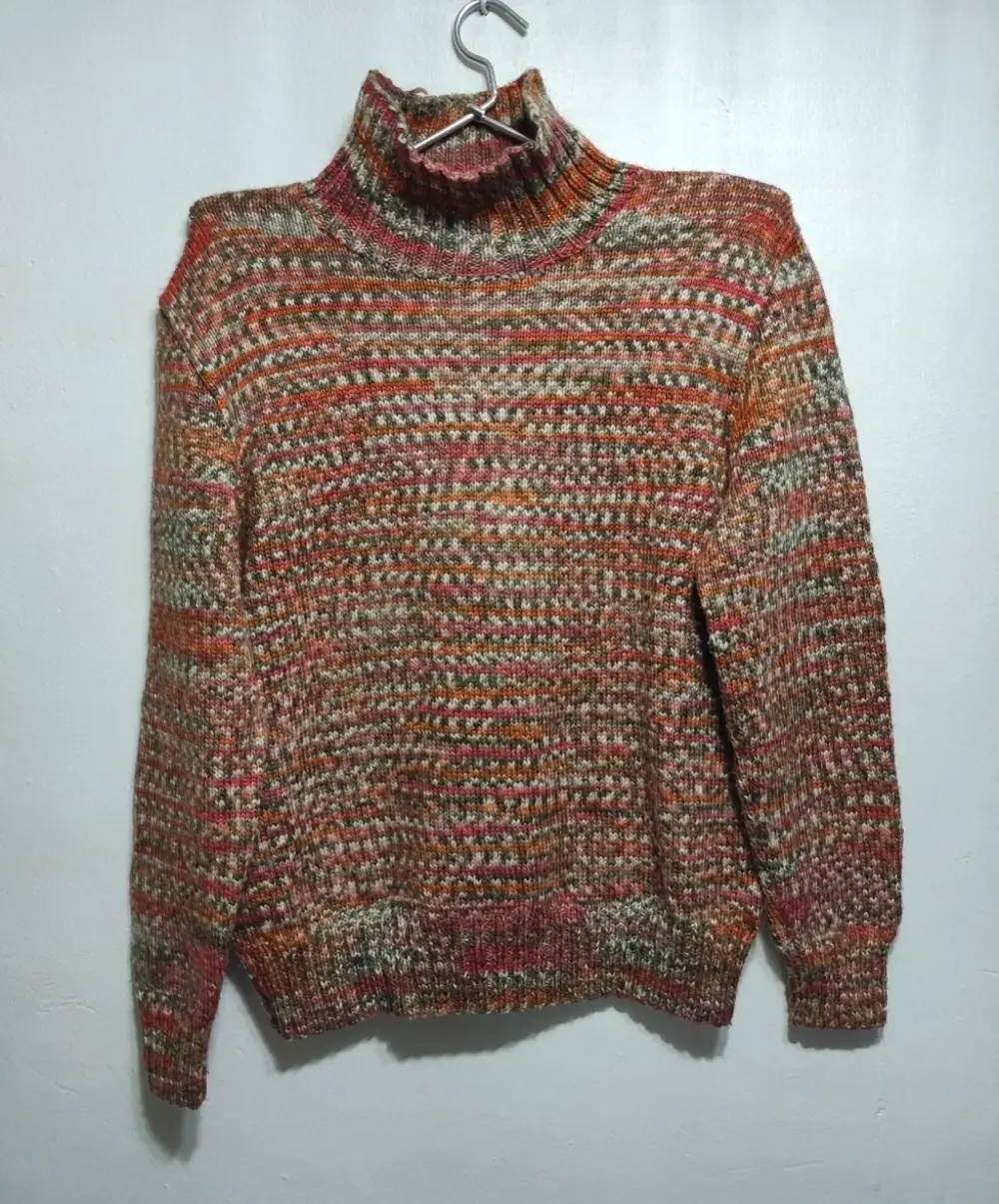Jersey grueso cuello alto Tienda local talla unica sirve para M/L