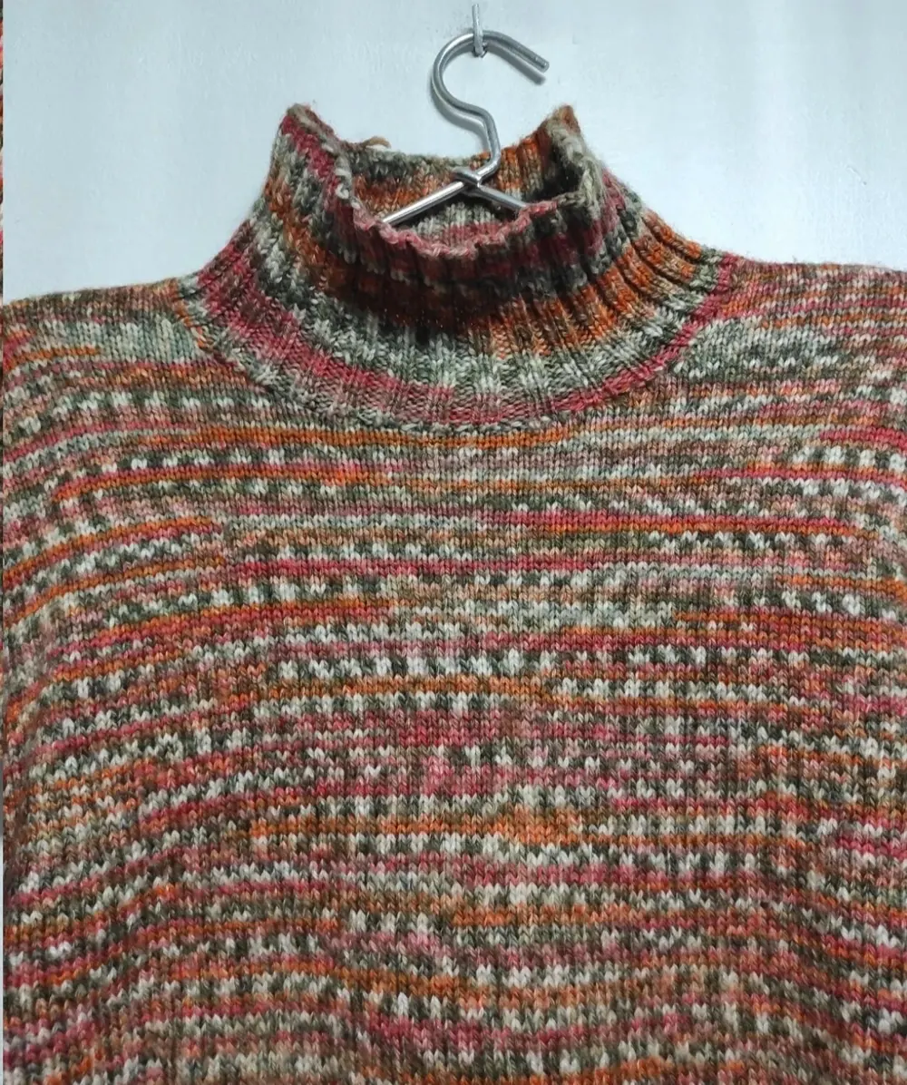 Jersey grueso cuello alto Tienda local talla unica sirve para M/L, foto 5
