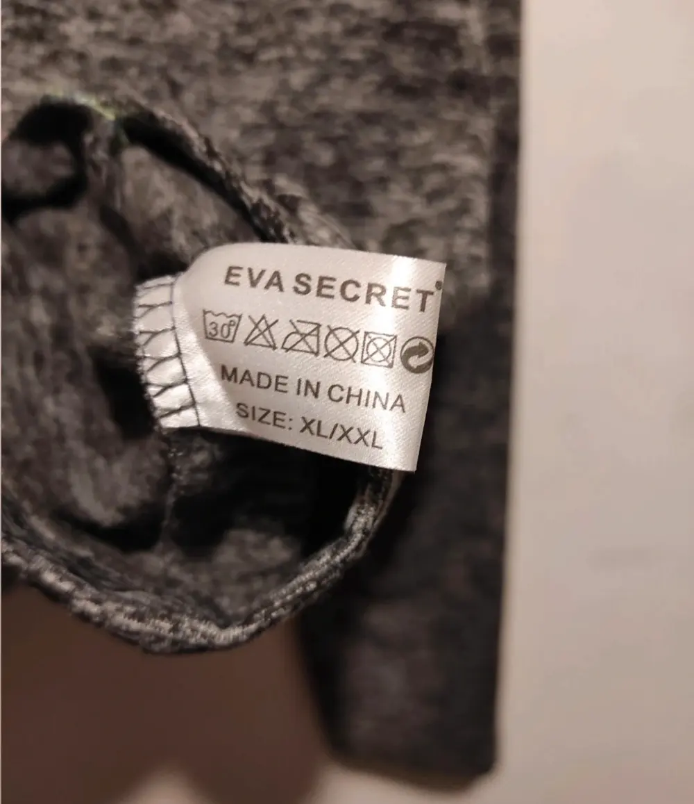 Sudadera con capucha y cremallera Eva secret talla M*, foto 2