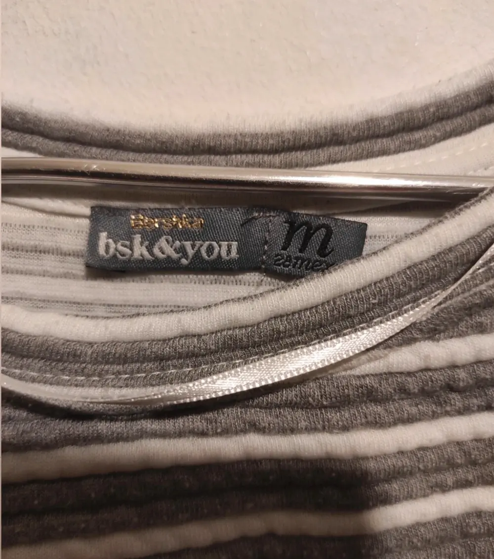 Jersey Bershka talla M*, foto 2