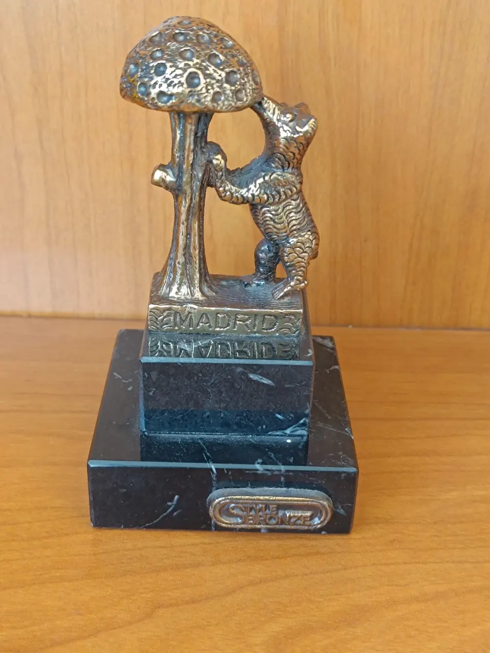 Figura de bronze Oso y Modroño Madrid talla única
