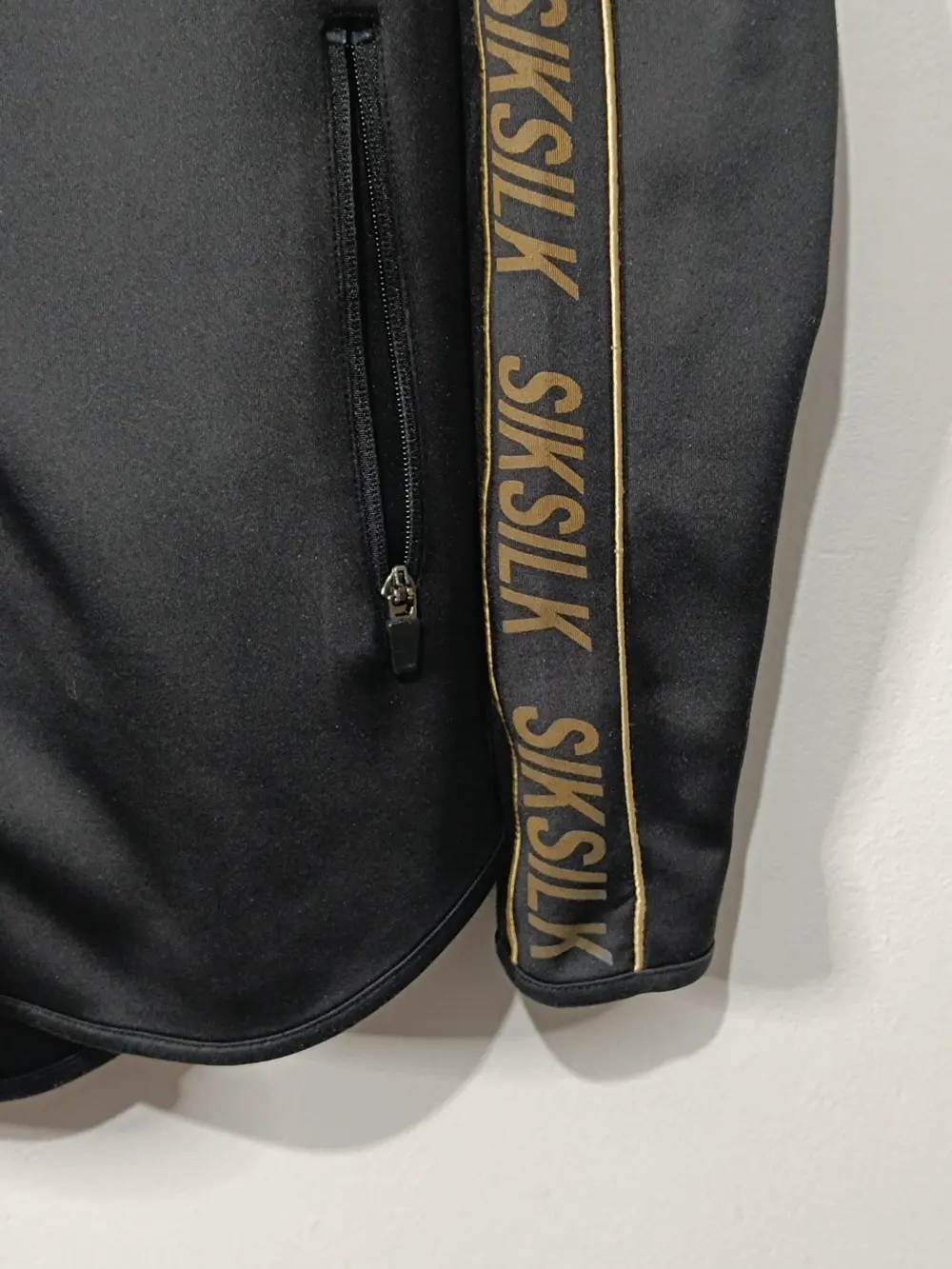 Sudadera negra con cremallera y capucha Siksilk talla M ver medidas, foto 2