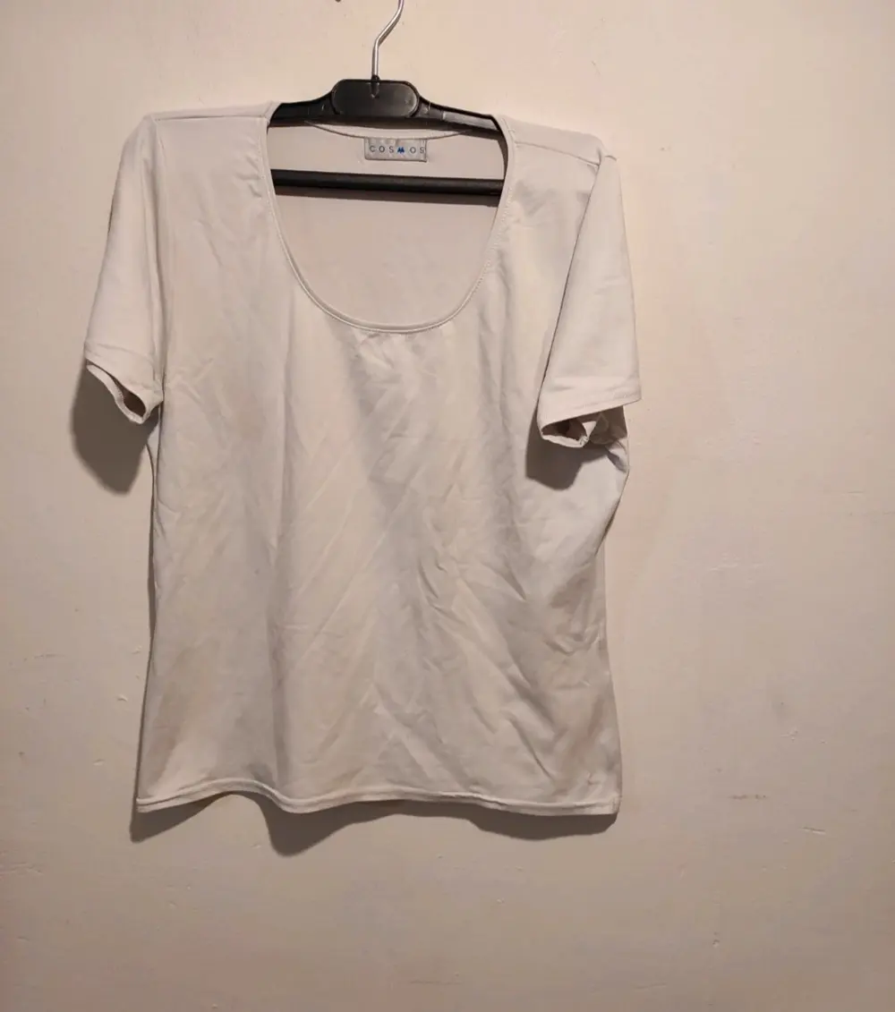 Camiseta elàstica manga corta Cosmos talla 44*
