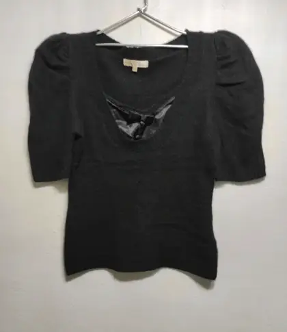 Jersey fino cuello de pico Punt Roma talla SG equivale XL*