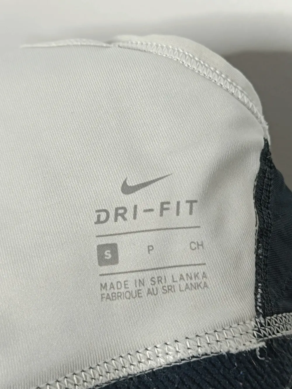 Sujetador deportivo Nike Indy logo bra talla S, foto 4
