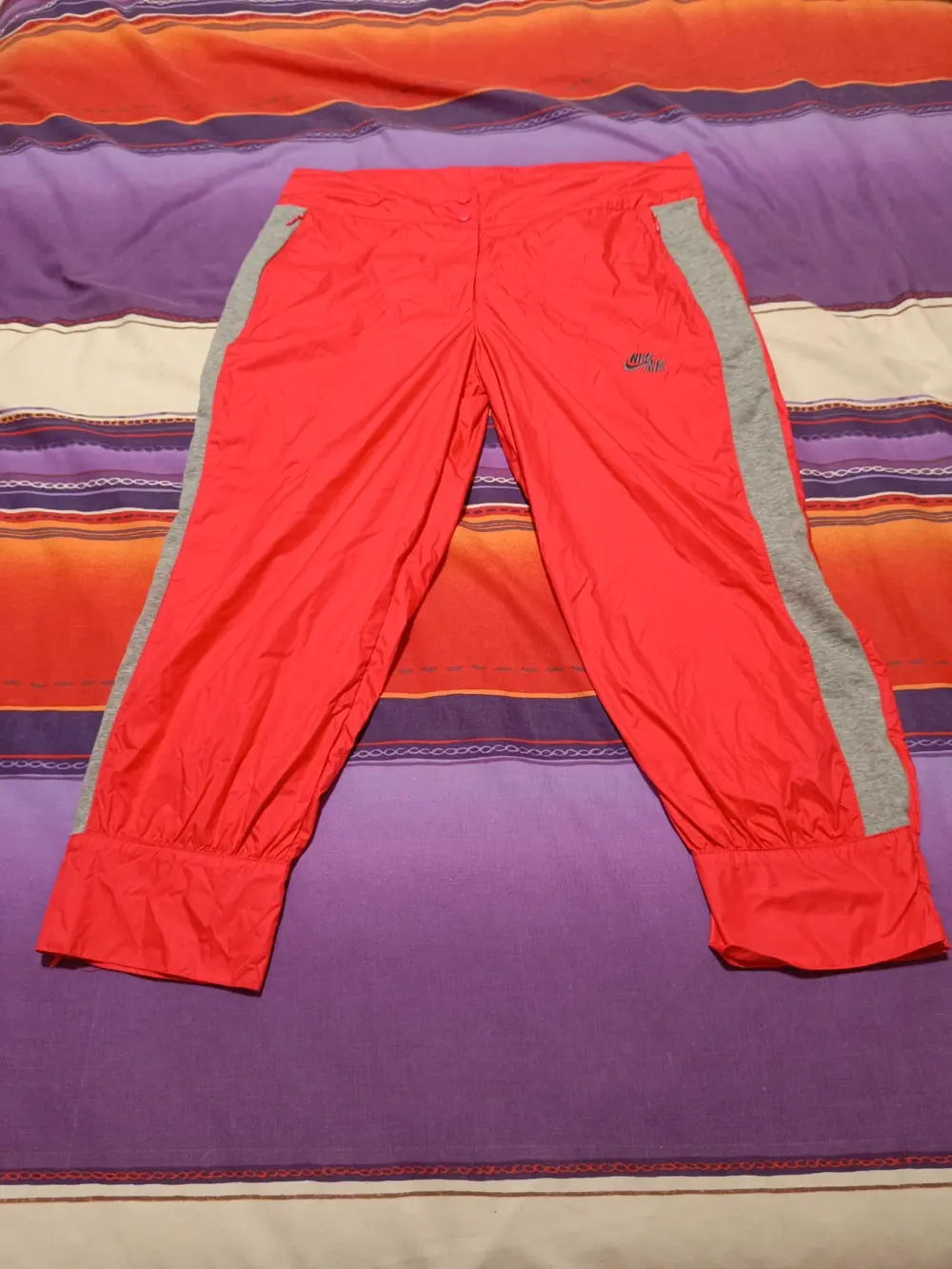 Pantalón tobillero deportivo Y2K Nike Air Swoosh talla 40 ver medidas