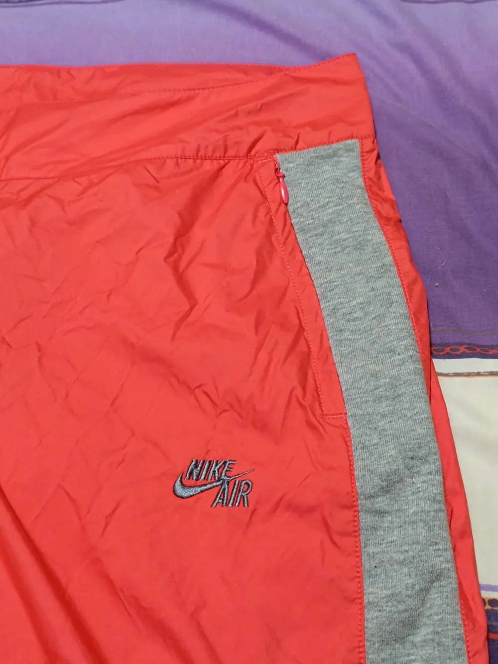 Pantalón tobillero deportivo Y2K Nike Air Swoosh talla 40 ver medidas, foto 4