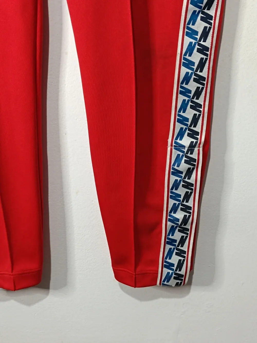 Pantalón retro Y2K Nike Taped Poly rojo talla S unisex, foto 2