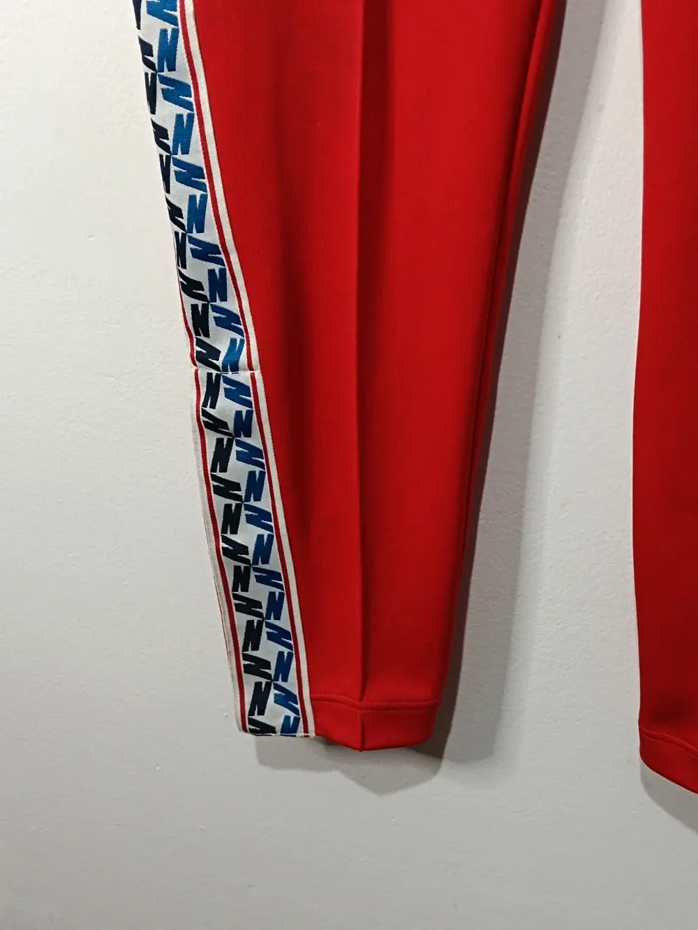 Pantalón retro Y2K Nike Taped Poly rojo talla S unisex, foto 3