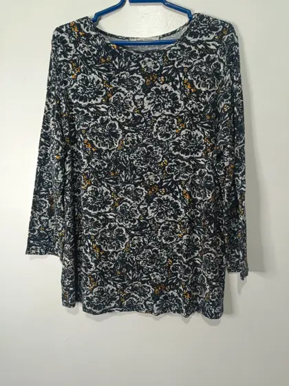 Blusa manga larga diseño floral Betty Barclay talla L/XL ver medidas
