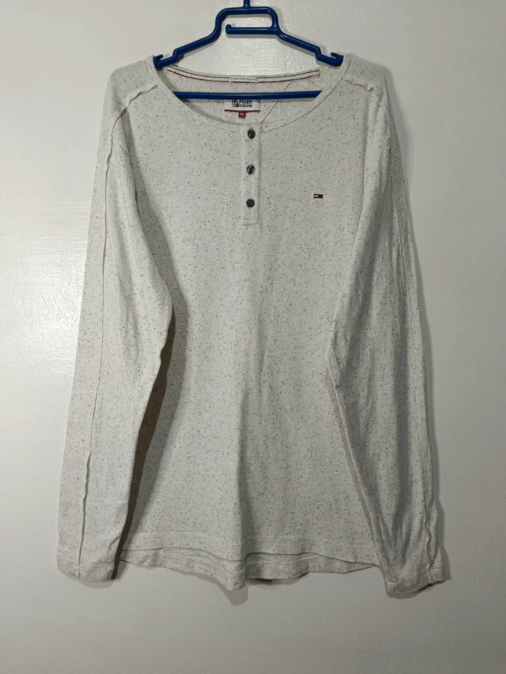 Camiseta manga larga cuello Henley Tommy Hilfiger Denim talla XL