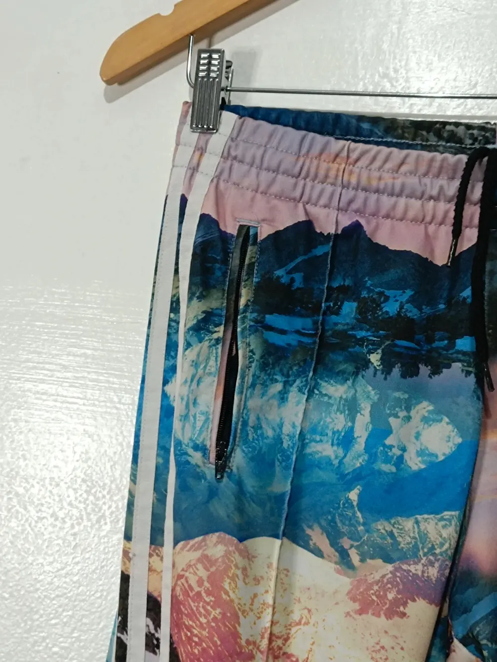 Pantalón Adidas Mountain Clash talla XS sirve para S ver medidas, foto 5