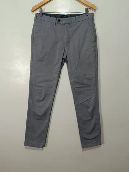 Pantalón gris chino Ted Baker talla M ver medidas
