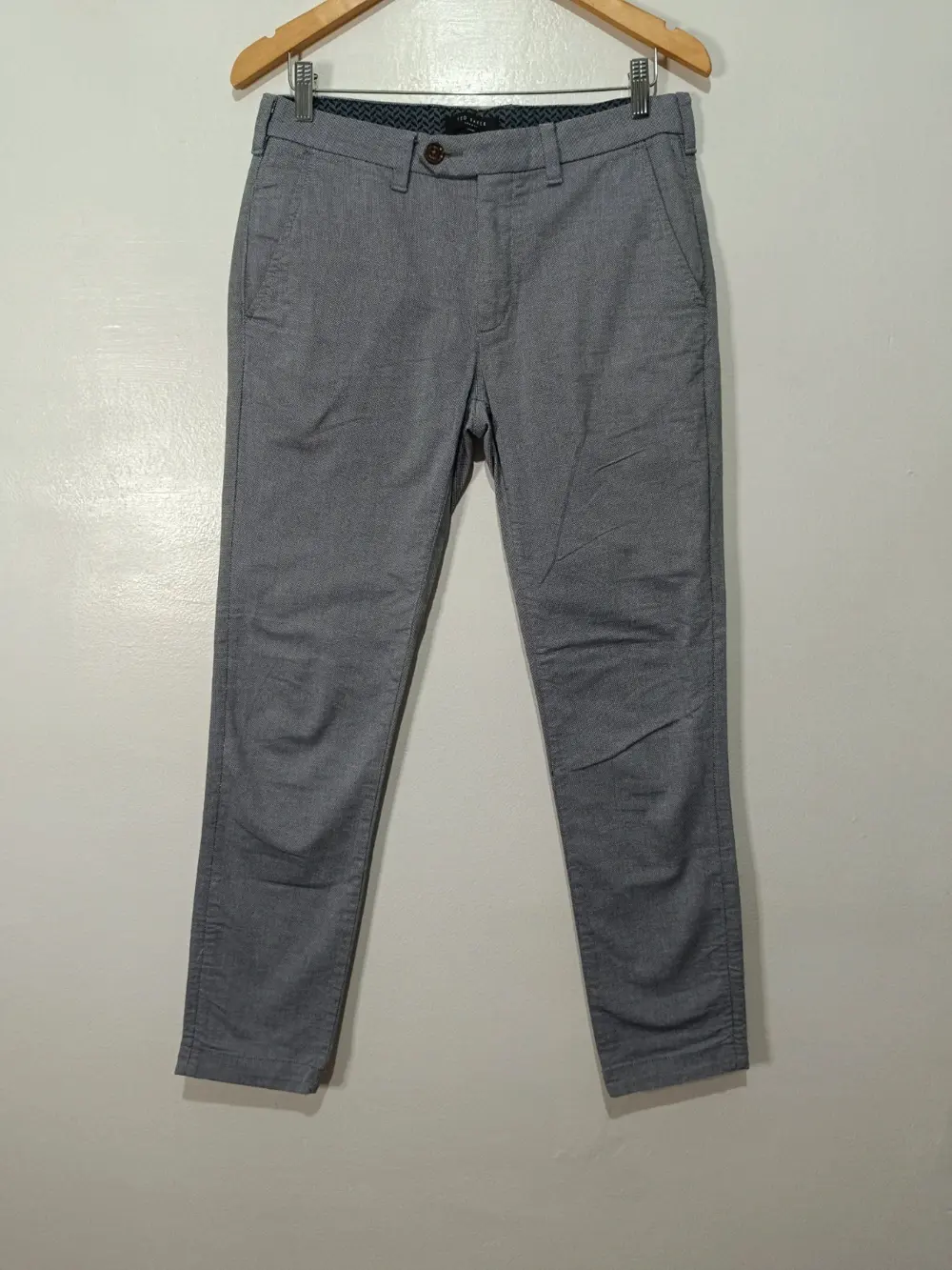 Pantalón gris chino Ted Baker talla M ver medidas