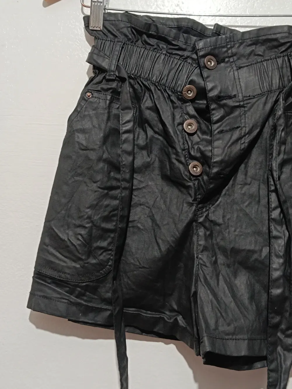 Pantalón corto Zara talla 38 ver medidas, foto 2