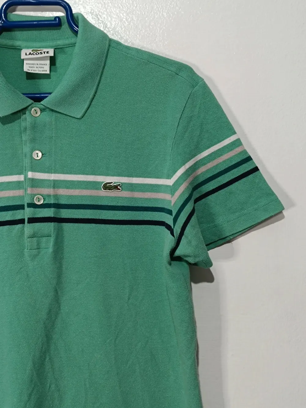 Polo Verde a rayas Lacoste talla 4 equivale a una M sirve para S ver medidas, foto 2