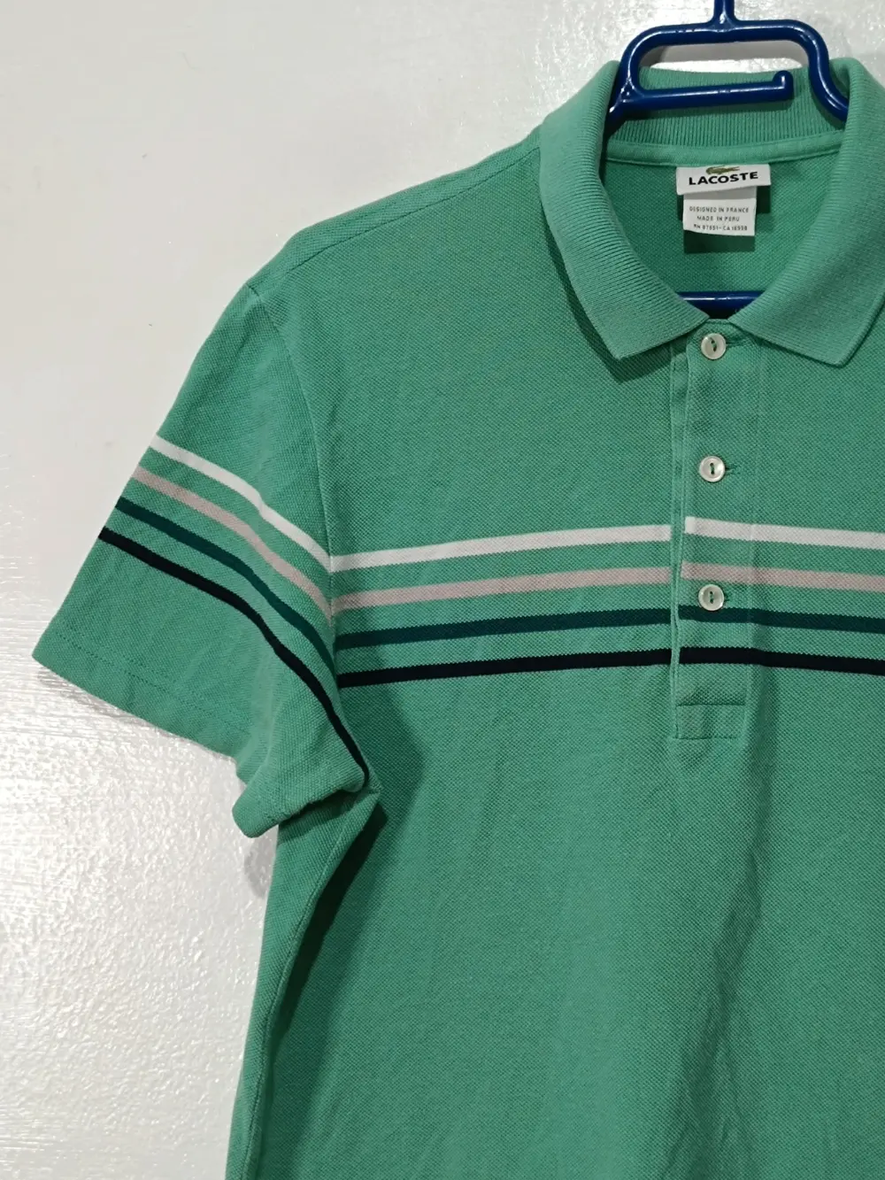 Polo Verde a rayas Lacoste talla 4 equivale a una M sirve para S ver medidas, foto 3