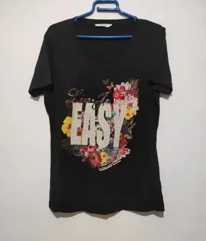 Camiseta manga corta Liu jo talla XL sirve para L ver medidas*