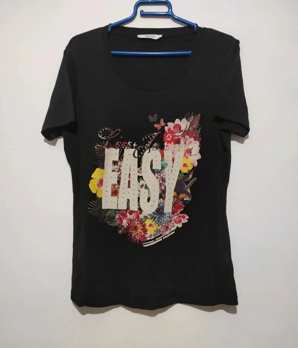 Camiseta manga corta Liu jo talla XL sirve para L ver medidas*