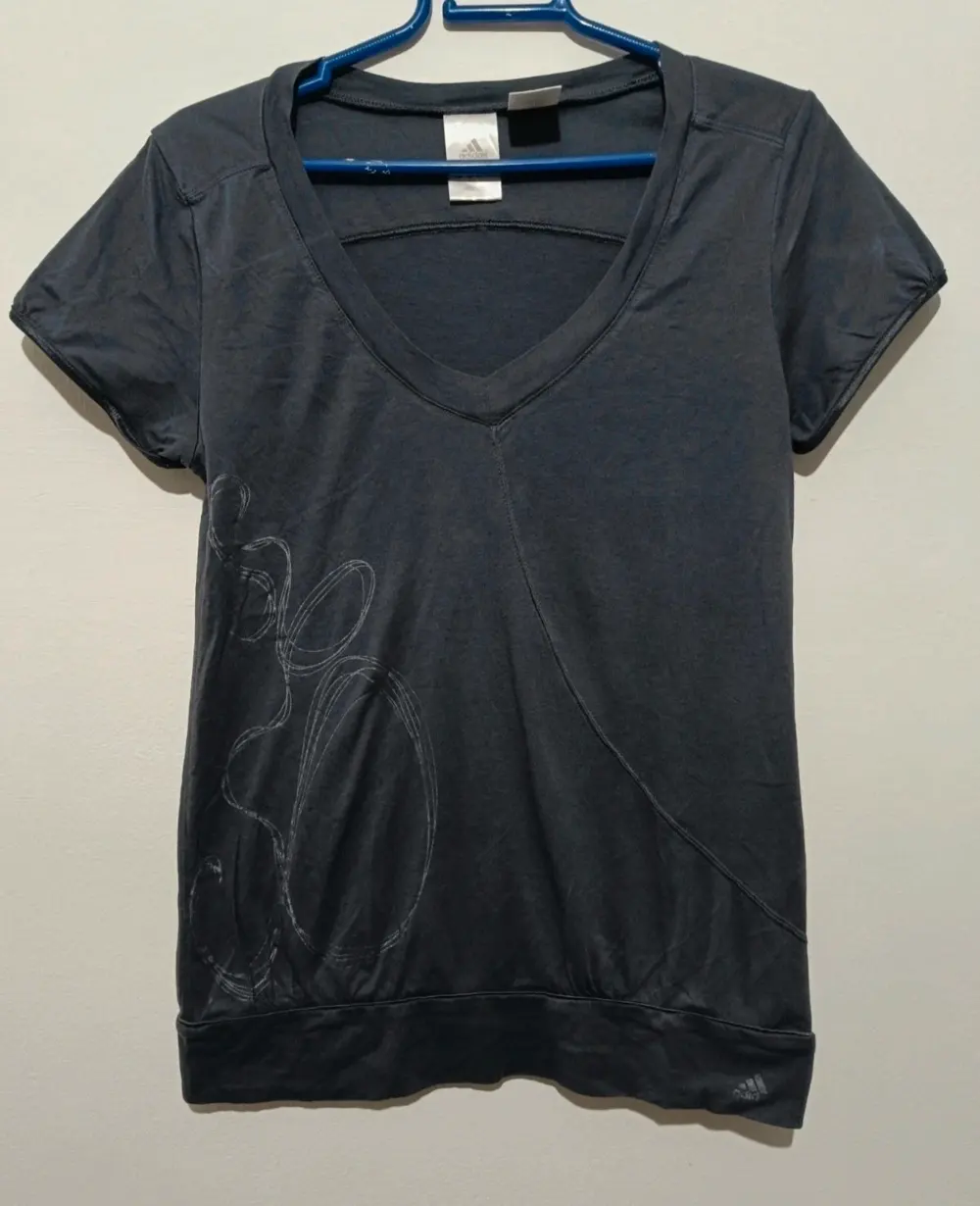Camiseta vintage Adidas talla 38*