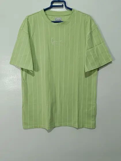 Camiseta Karl Kani Small signature pinstripe talla S ver medidas