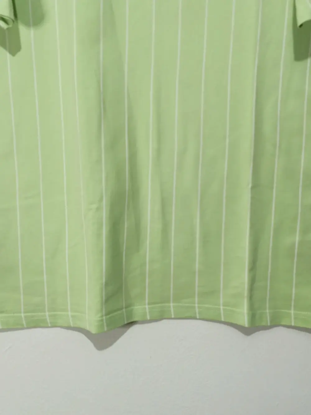 Camiseta Karl Kani Small signature pinstripe talla S ver medidas, foto 2