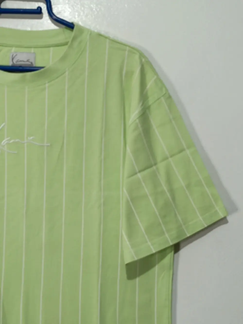 Camiseta Karl Kani Small signature pinstripe talla S ver medidas, foto 3