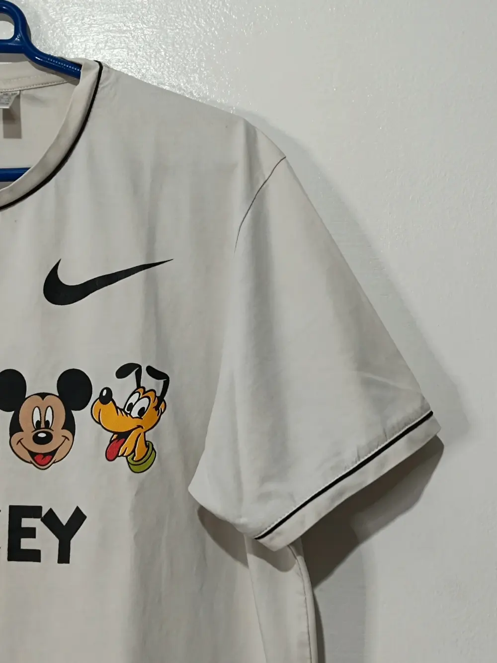 Camiseta Mickey mouse Nike betterworld talla XL sirve para L ver medidas, foto 3