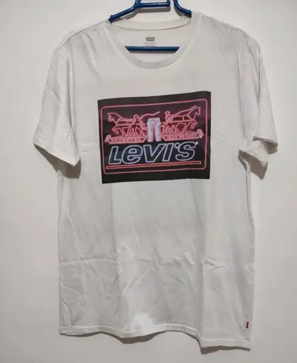 Camiseta manga corta Levi's talla L*