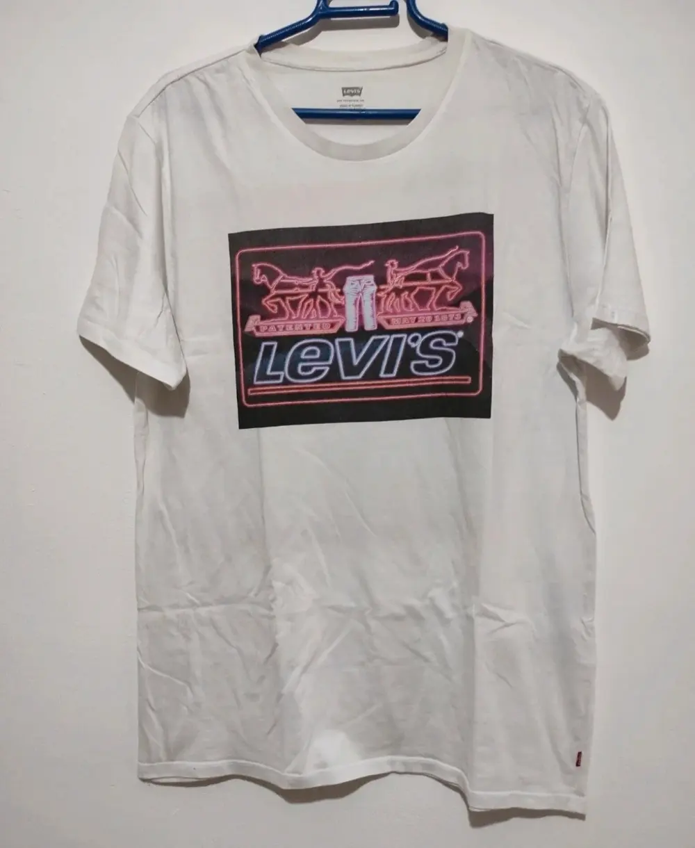 Camiseta manga corta Levi's talla L*
