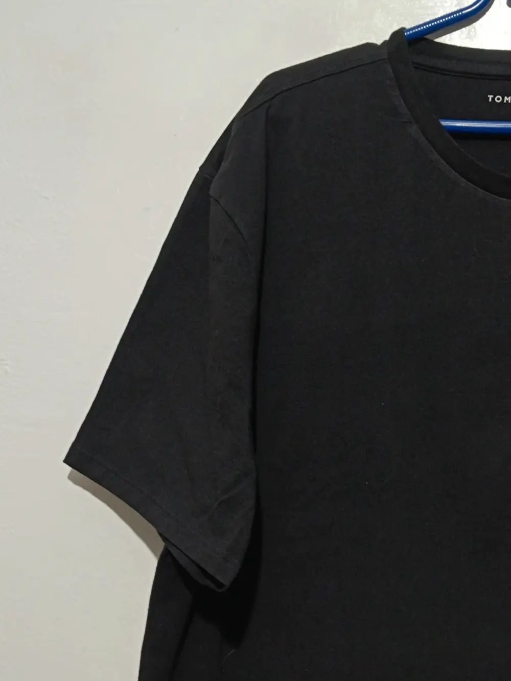 Camiseta manga corta Tommy Hilfiger talla XL ver medidas, foto 3
