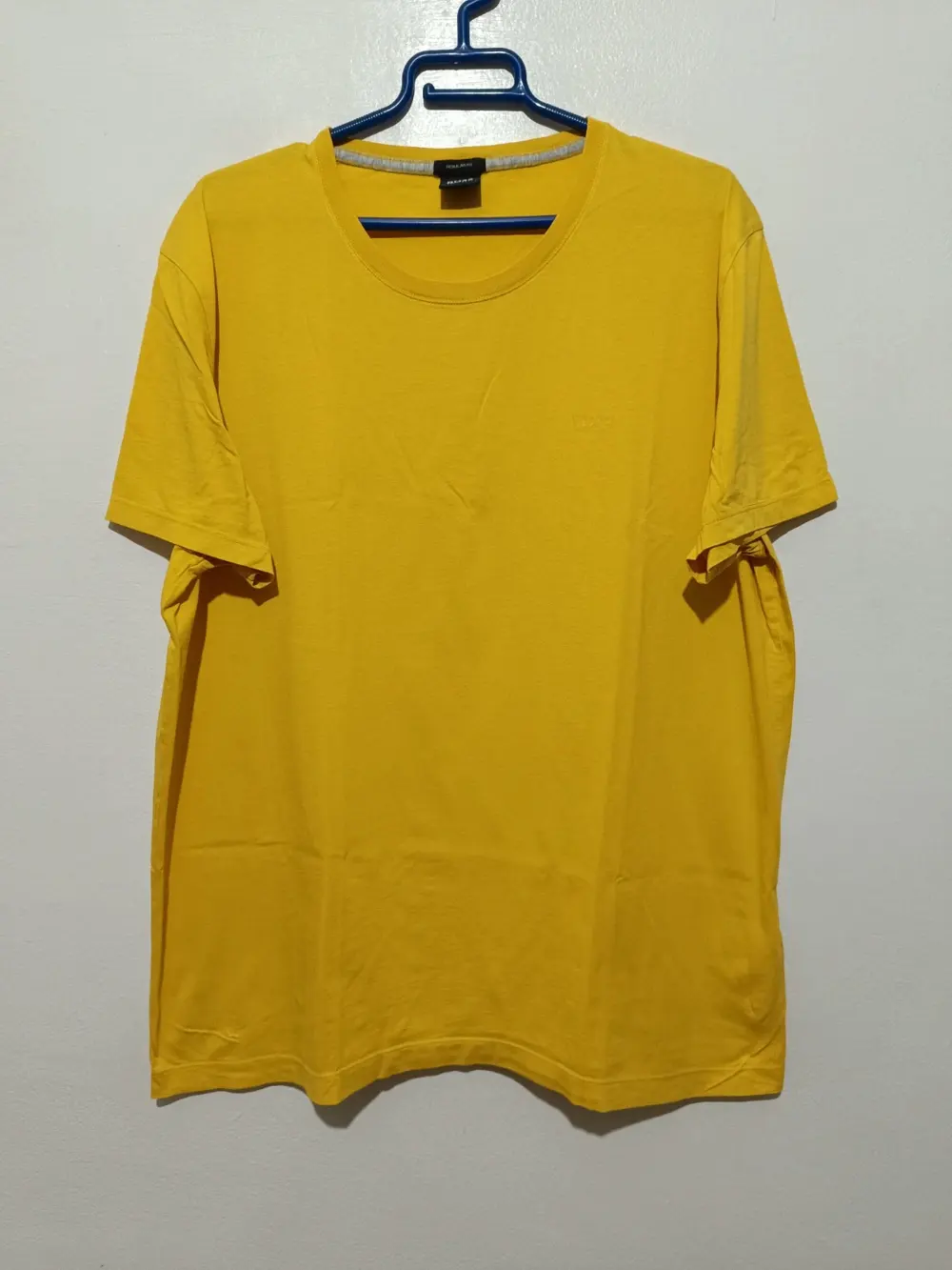 Camiseta manga corta Hugo Boss talla XXL sirve para XL ver medidas