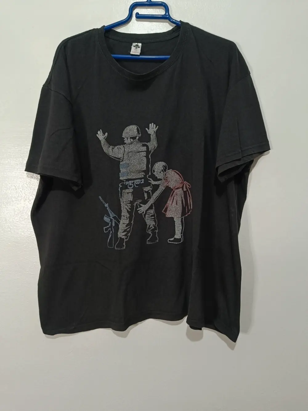 Camiseta vintage Bansky Girl Frisking Soldier talla XXL ver medidas!!