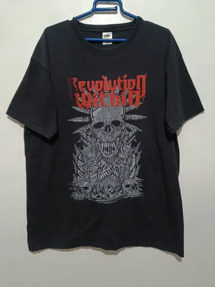 Camiseta vintage Musica Trash/Metal Revolution Within talla XL ver medidas