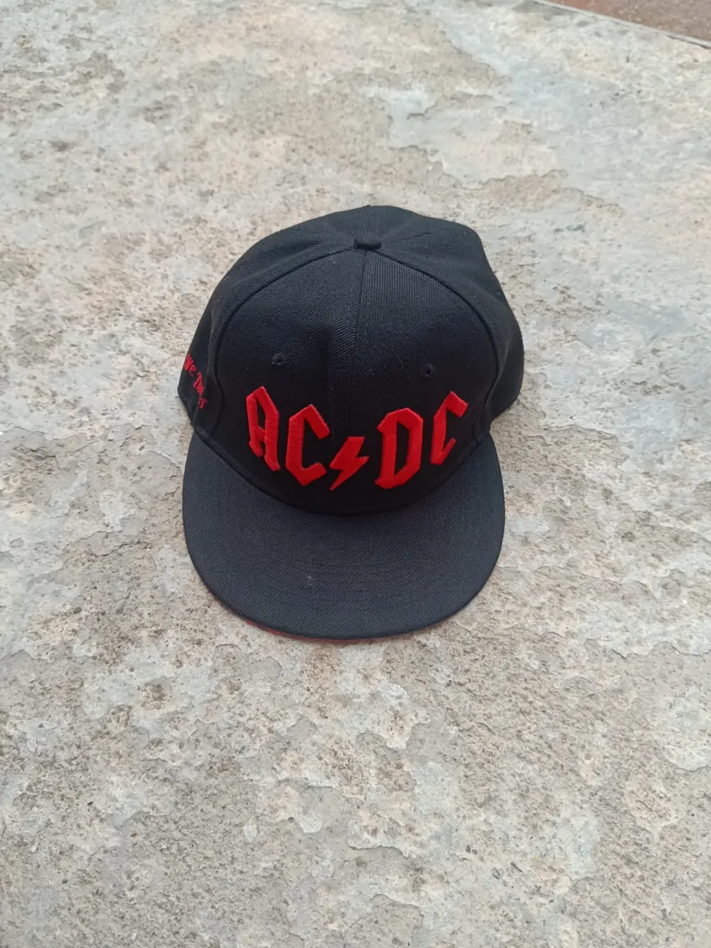 Gorra de béisbol "In Rock We Trust" de AC/DC. Gorra de camionero oficial de la gira Rock or Bust