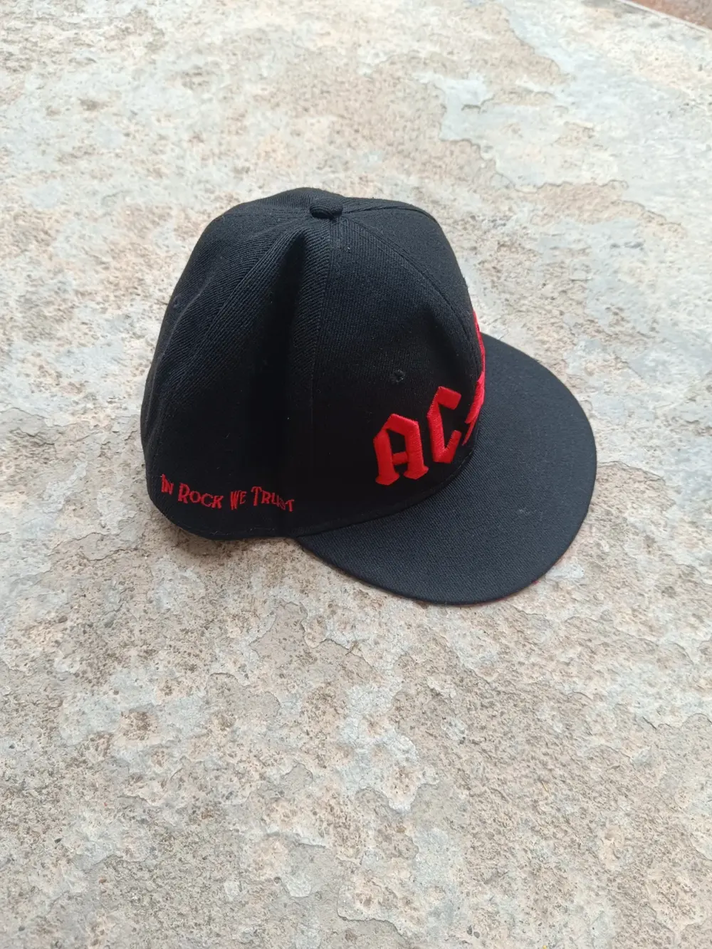 Gorra de béisbol "In Rock We Trust" de AC/DC. Gorra de camionero oficial de la gira Rock or Bust, foto 2