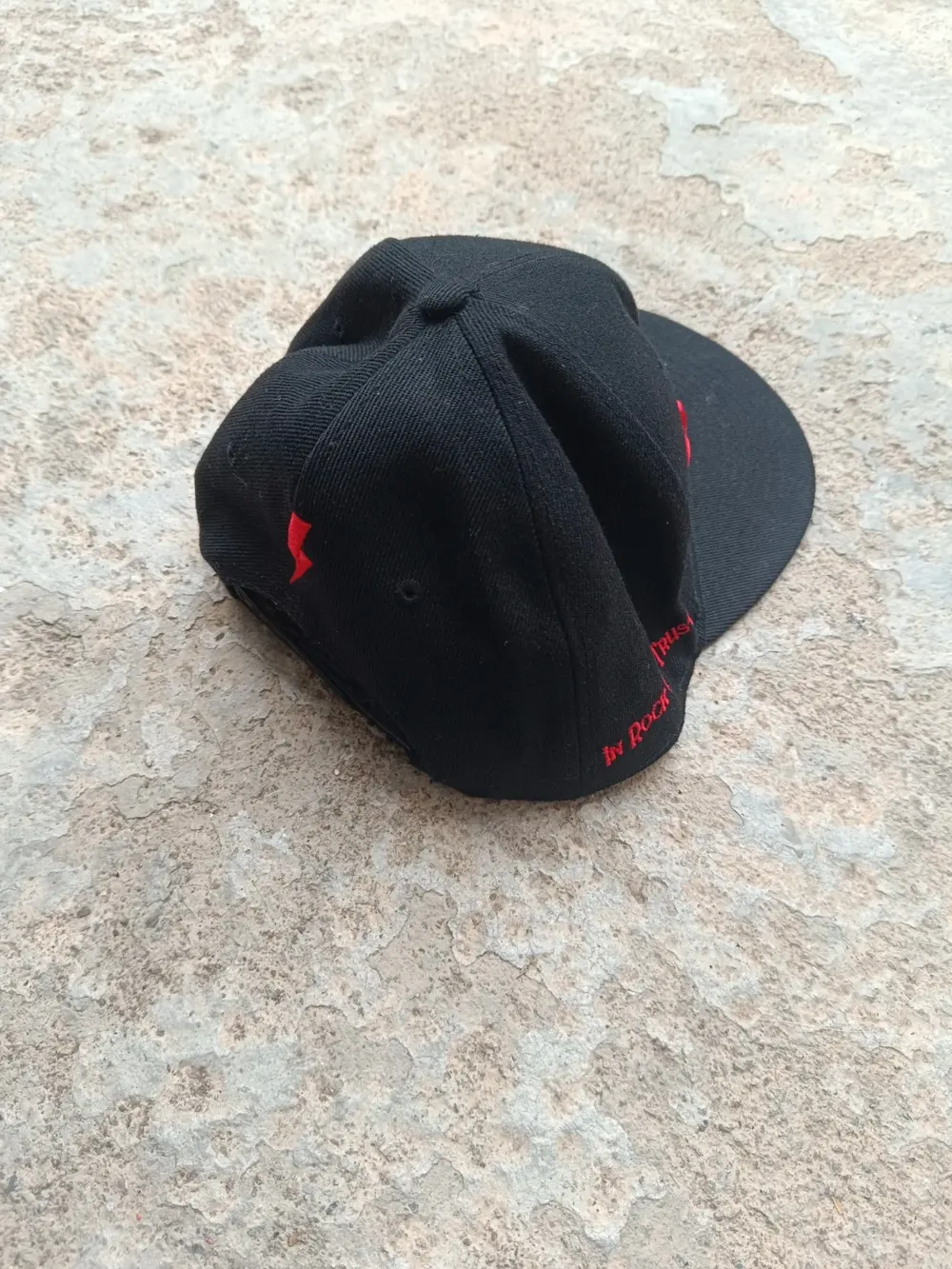 Gorra de béisbol "In Rock We Trust" de AC/DC. Gorra de camionero oficial de la gira Rock or Bust, foto 3