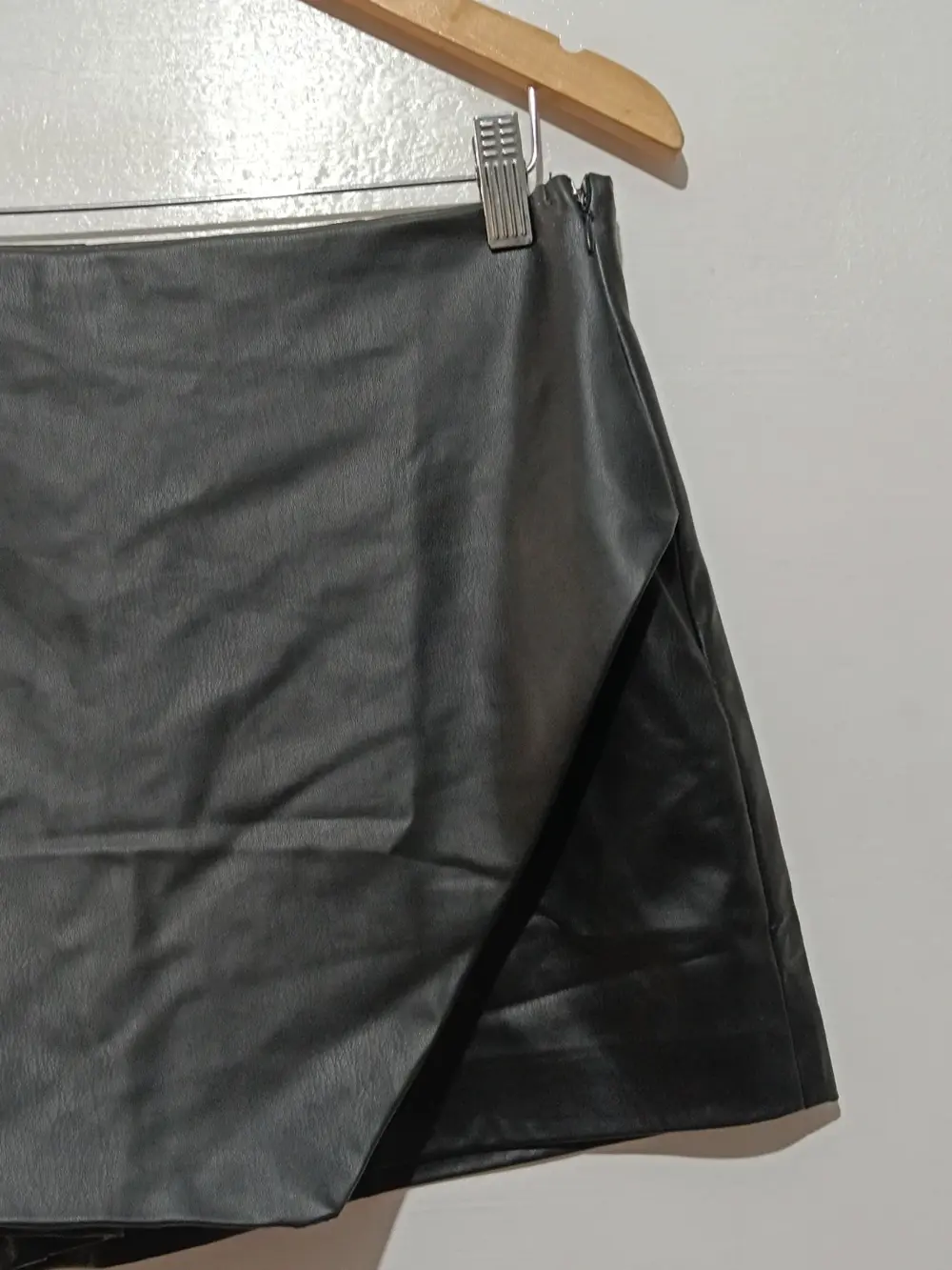 Mini falda cruzada Zara talla L, foto 3
