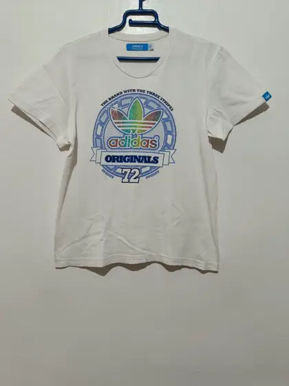 Camiseta gráfica Adidas originals talla S