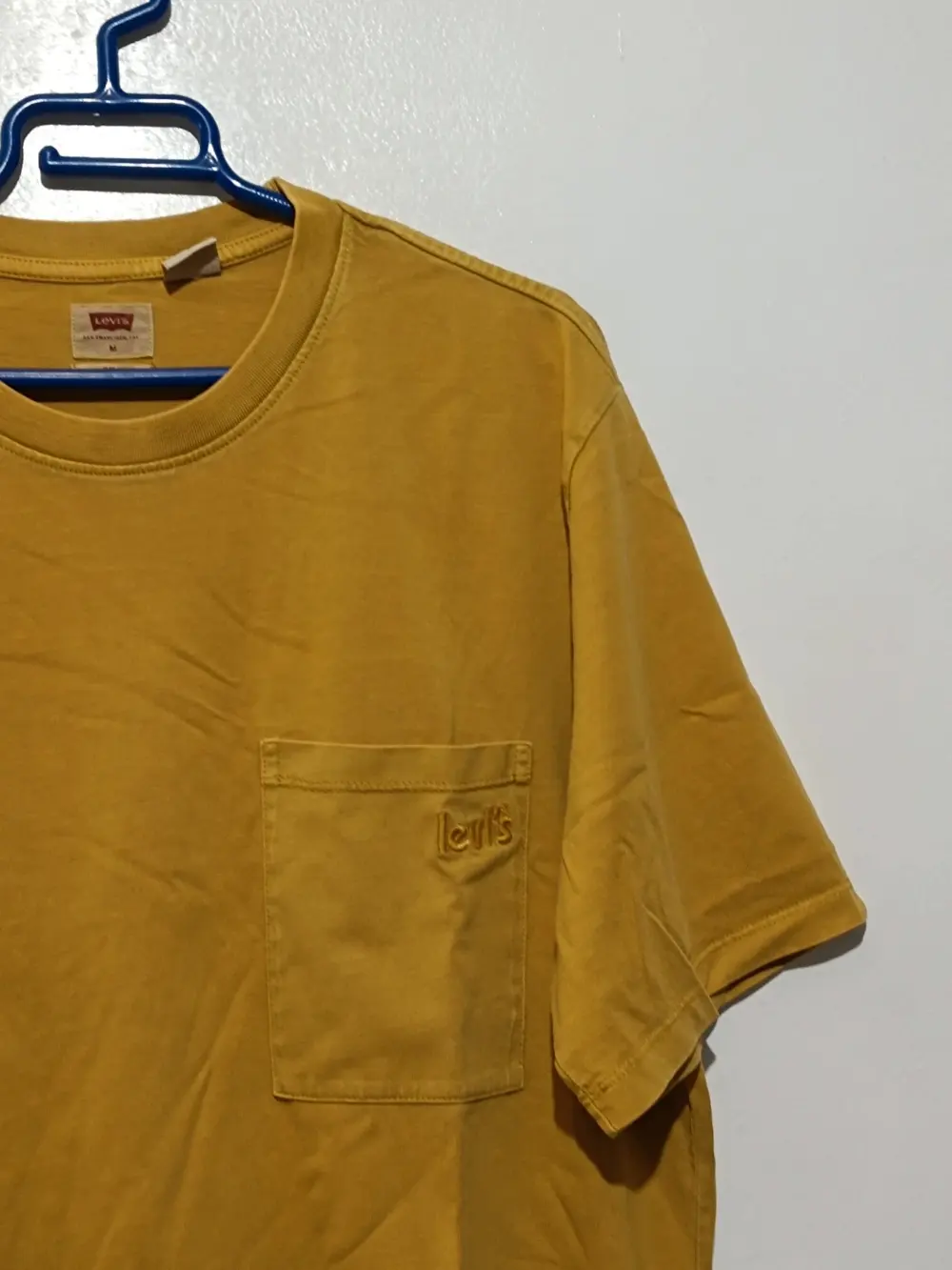 Camiseta con bolsillo Levi's Easy Pocket Tee talla M, foto 3