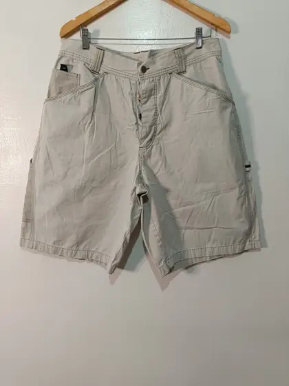 Pantalon Y2K corto Cargo Nike Acg talla 44 ver medidas