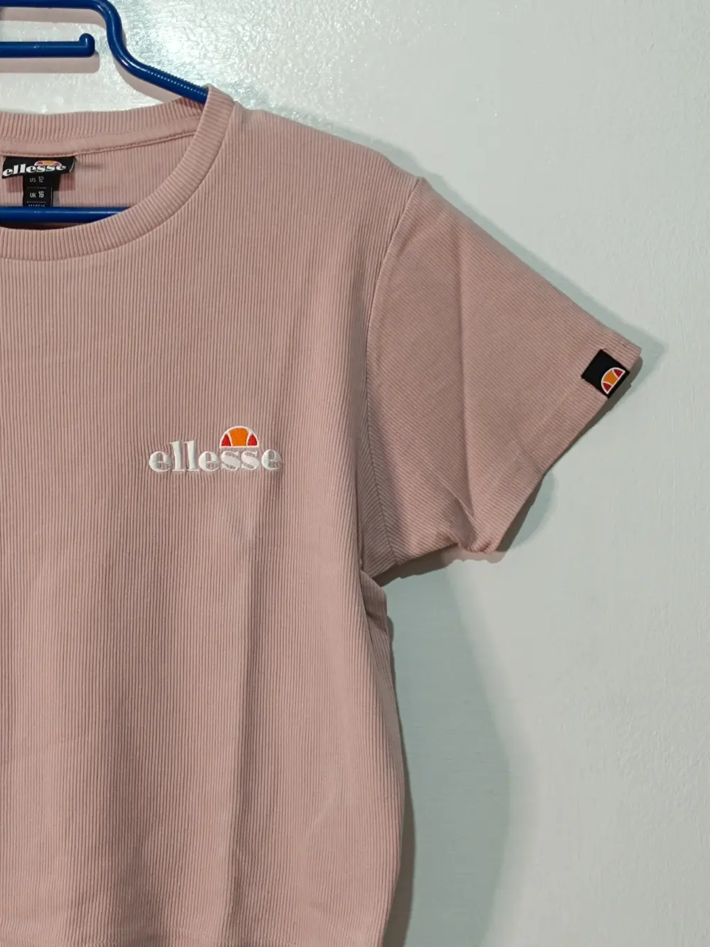 Camiseta crop top Ellesse Celesi crop talla 44 ver medidas, foto 2