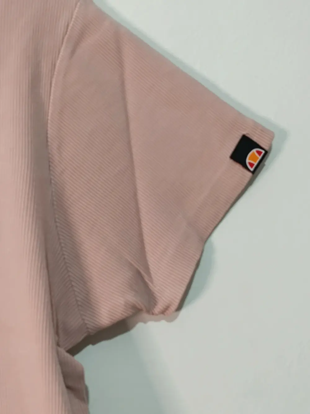 Camiseta crop top Ellesse Celesi crop talla 44 ver medidas, foto 5