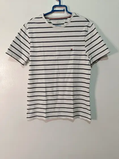 Camiseta a rayas Tommy Hilfiger talla S ver medidas