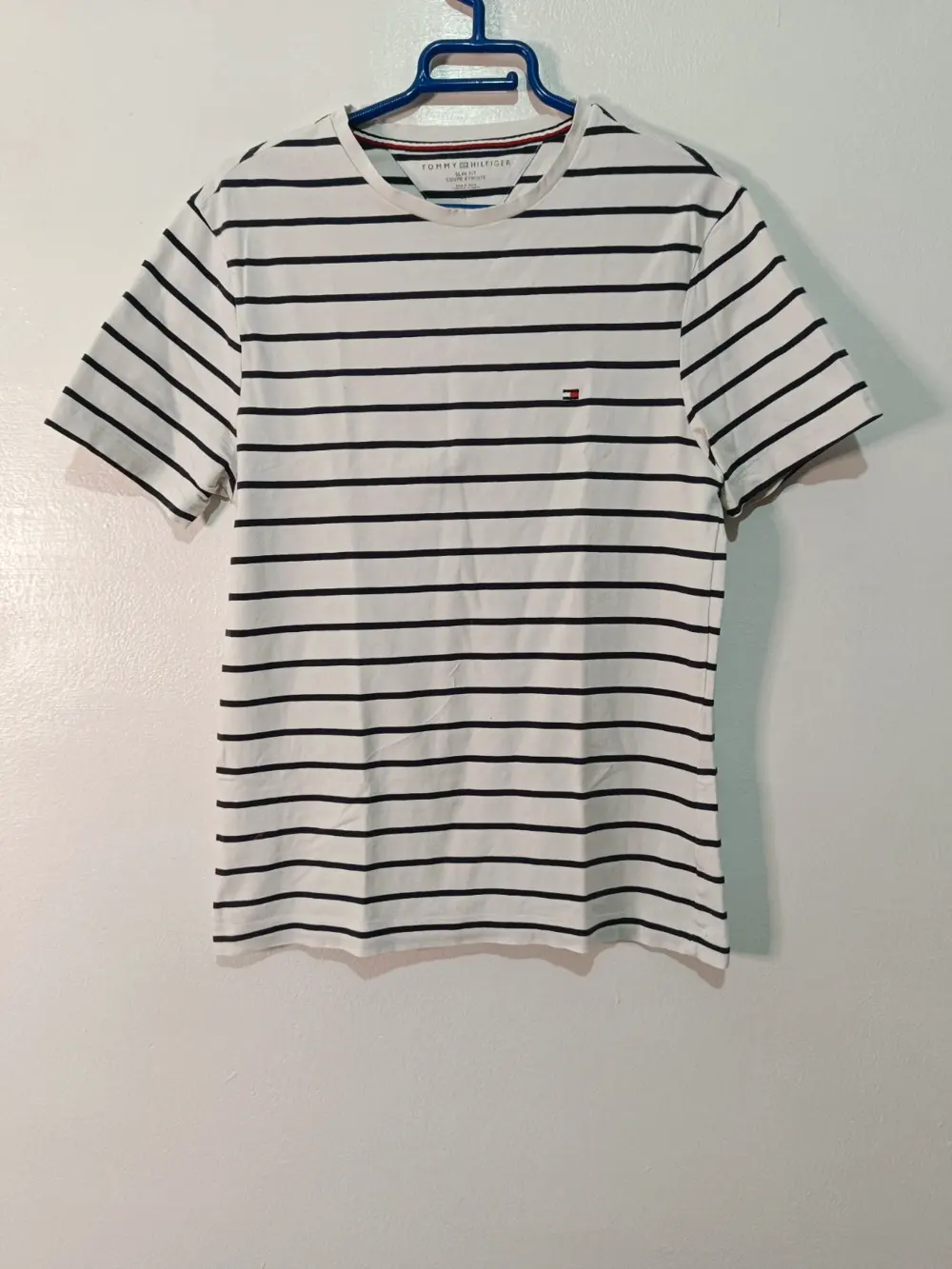 Camiseta a rayas Tommy Hilfiger talla S ver medidas
